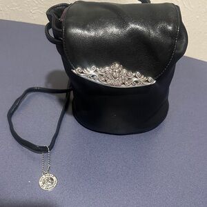 Elegant Black Leather Crossbody Bag with Silver Accent
